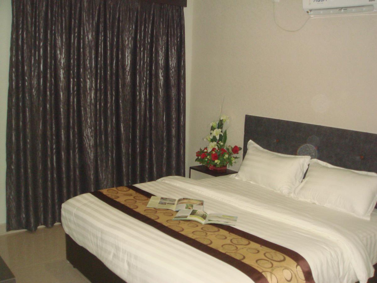 City Central Hotel Batam Esterno foto